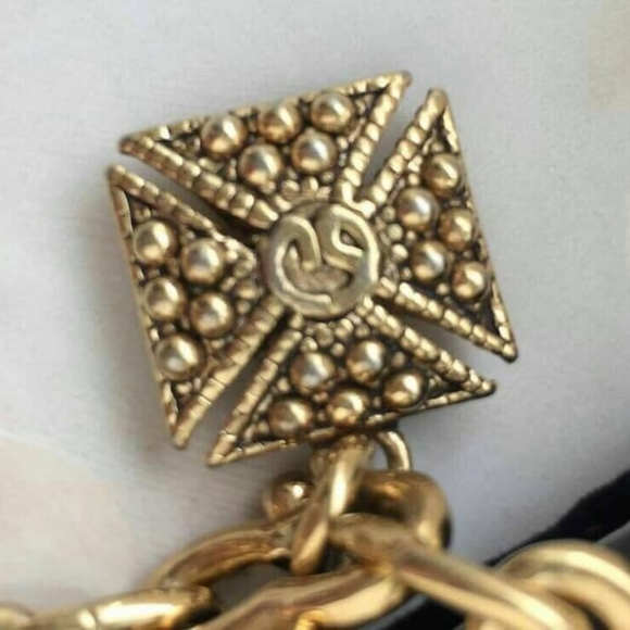 Vintage St John Maltese cross designer couture 24 kt gold plated bracelet - Picture 3 of 4